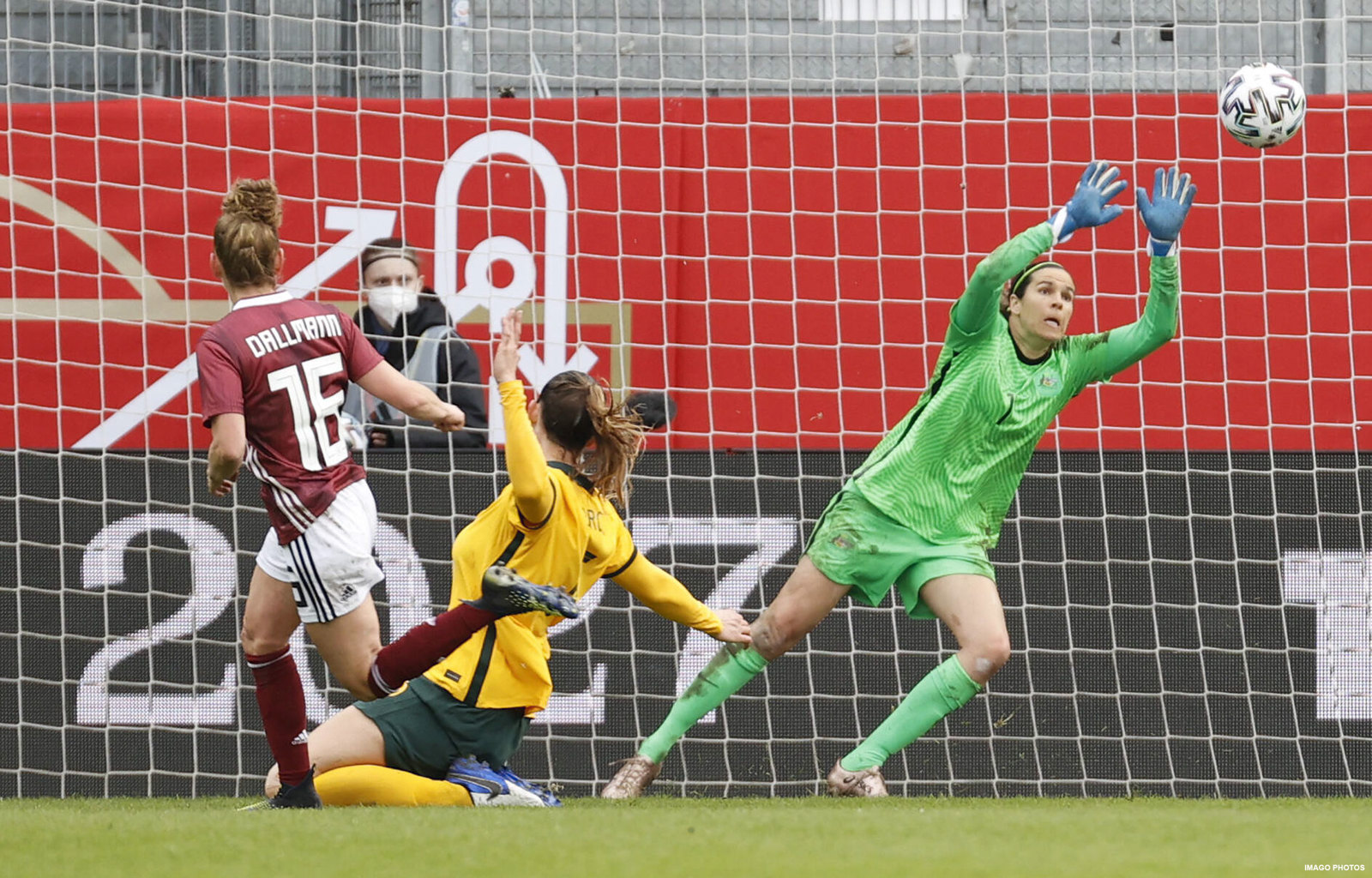 Lydia Williams How I Bounced Back From Two Knee Reconstruction Surgeries Fifpro World Players Union Lydia Williams How I Bounced Back From Two Knee Reconstruction Surgeries Fifpro World Players Union