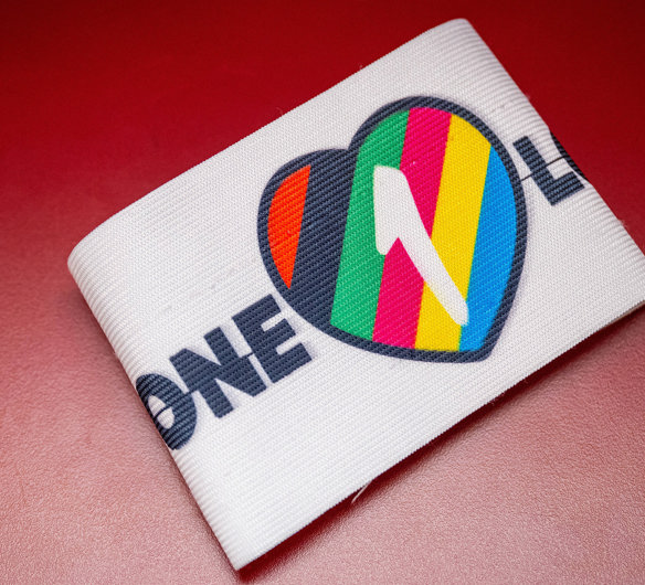 One Love Armband